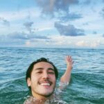 Chris Lee Instagram – 今年基隆囡仔怎麼可以沒玩到水，
海港小孩只好Po去年的照片然後狂吃海鮮。

When I meet you in the summer…
summer time: fittest 
Winter time: chubbiest 
Story of my life, vicious cycle of my body shape.

#媽媽叮囑農曆七月份一切要當心
#我不迷信但要聽媽媽的話因為是愛
#冬天去perth看coldplay在玩水那邊夏天剛剛好

#model #actor #chrislee1111travels 
#kenting #beach #southbeachtaiwan
#latepost #latergram #throwback 
#summer #beach #sunset #ohyeah Kenting, Taiwan