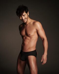 Chris Lee Instagram - Winter solstice, WonderlandUnderwear ZenFit Keeps me warm. 天氣冷記得多穿點， 叔叔有練過不要學。 要學這邊請 @wonderland.underwear #wonderland #underwear #mensunderwear #underwearexpert #mesh #briefs #trunks #japaneseculture #japanesefabric #japan #taiwan #mensfashion #menstyle #mensphysique #mensfitness #model #actor