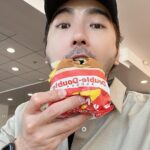 Chris Lee Instagram - Shake Shack or In-N-Out? 東岸或西岸，你是哪一派？ 喔對，最近還多了一個南派的 Buc-ee’s。 小孩子才做選擇我全包了。 #這一趟東西南北都走透透了 #但我完全沒帶好看的衣服去 #每天都只想戴帽子不想抓頭髮 #於是乎一直吃一直吃一直吃 #model #actor #chrislee1111travels #innout #innoutburger #westcoast #USA #burgers #foodieforlife #iliketoeat San Francisco, California