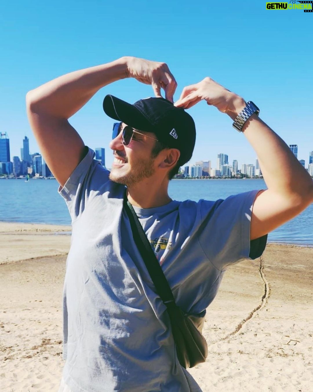 Chris Lee Instagram - Perth has everything I like, Clearest sky, sunshine, beach and the ocean. Ok, kill all the flies I’ll move here. #陽光空氣水本該是這個樣子 #喜歡喜歡超喜歡 #但蒼蠅真的太惱人 #比蟑螂好一點… #chrislee1111travels #perth #australia #WA #yolo #liveinthemoment Perth, Western Australia