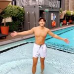 Chris Lee Instagram - 💡Tips for solo travelers, To invest a good gidget to take nice photos of yourself and feel not embarrassed in front of thousands of people at all… 🫣 真的很喜歡一個人的旅行， 很隨性很自由， 有活力的時候就多跑一些， 懶散的時候就待飯店廢一天。 壞處是沒人可以幫你拍照， 所以要痣拍時要不尷尬覺得自己是巨星。 #當然修圖技巧也得練一練 #該買的app買一買 #這些照片將來都是回憶啊 #model #actor #chrislee1111travels #sg #singapore #msocialsingapore #poolside #notreallyswimming #yolo #solotravel #solotraveler #soloyolo M Social Hotel Singapore