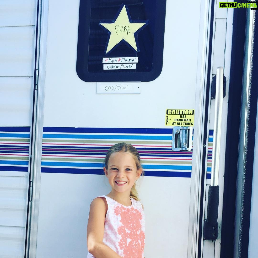 Chris O'Donnell Instagram - Big star on the set today! #ncisla #maevehastakenovermytrailer