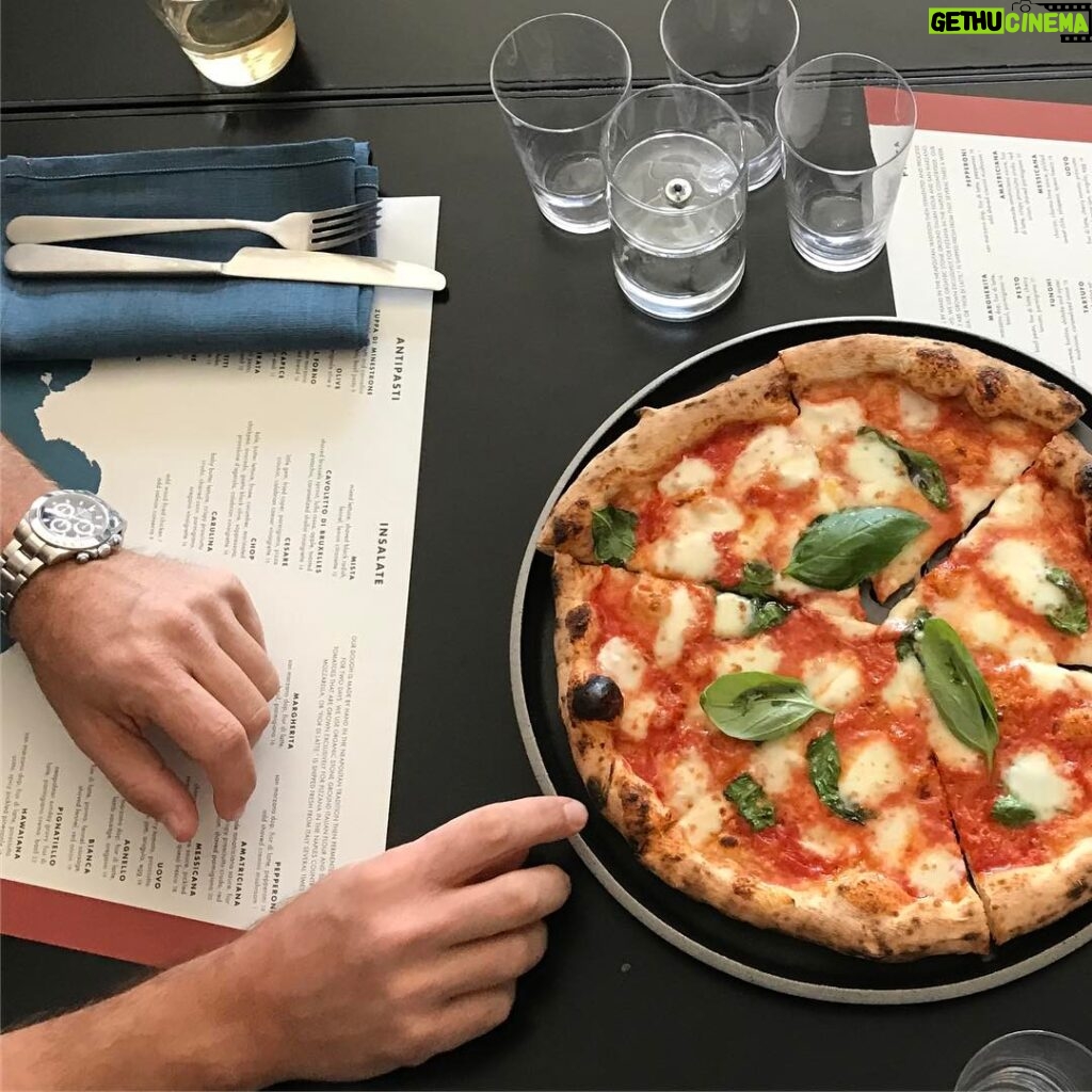 Chris O'Donnell Instagram - Test driving the margherita at @pizzana_la opening soon! @sprinklescandace
