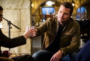 Chris O'Donnell Instagram - Cheers to you Hetty. #ncisla tonight at 8pm #onlycbs