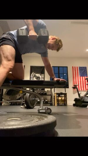 Chris Pratt Instagram - By January 21st, 85% of people will have given up on their New Year’s resolution. Be the 15!! Let’s go!