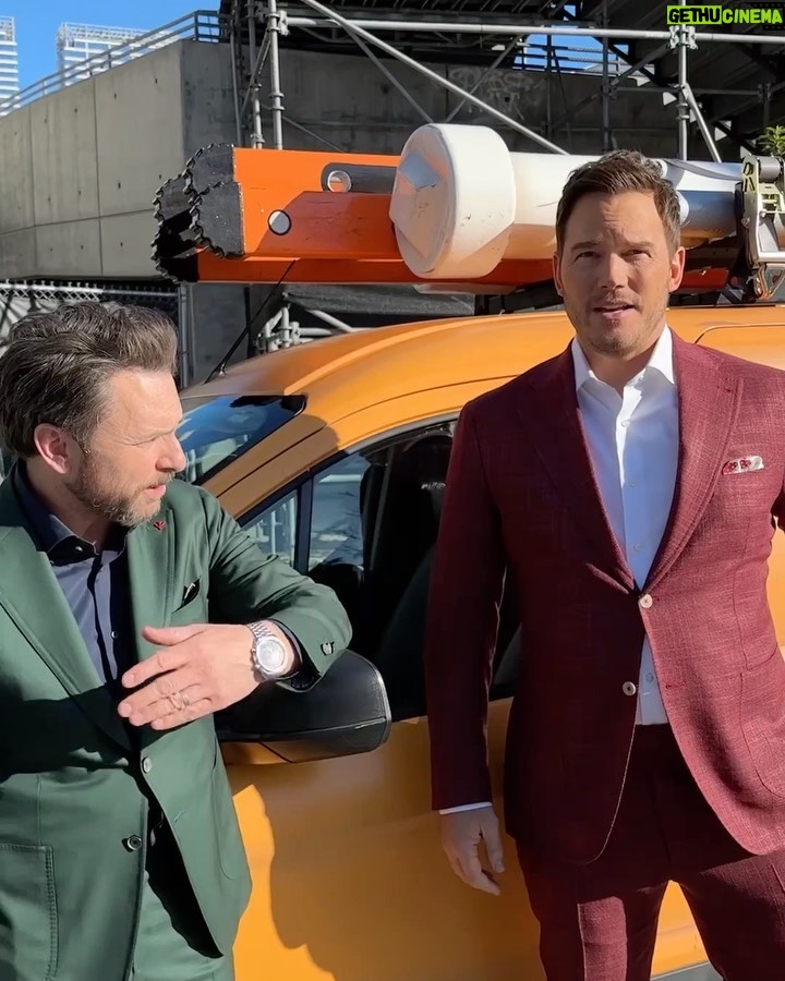 Chris Pratt Instagram - To power-up for the Mario premiere, my brother Charlie Day and I went foraging through the park…on our hands and knees, eating all types of leaves, mushrooms, and smiley faced stars! The next thing you know, we were almost late! So we hopped in our trusty van and Charlie was throwin’ banana peels at oncoming traffic! And that’s the true story of how we arrived at the Super Mario Movie premiere! Wahooooo 🍄🌈🪠 Photo Credit: @alexberliner
