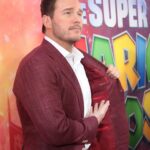 Chris Pratt Instagram - To power-up for the Mario premiere, my brother Charlie Day and I went foraging through the park…on our hands and knees, eating all types of leaves, mushrooms, and smiley faced stars! The next thing you know, we were almost late! So we hopped in our trusty van and Charlie was throwin’ banana peels at oncoming traffic! And that’s the true story of how we arrived at the Super Mario Movie premiere! Wahooooo 🍄🌈🪠 Photo Credit: @alexberliner