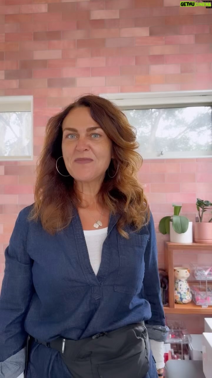 Chrissie Swan Instagram - Where to even BEGIN with the Priceline Skin, Sun and Tan sale? Obviously I could wax lyrical about a million things included in the sale but I thought I’d focus on a category that I have found to be life-changing: SELF TANNERS! Are you on board yet? Because you really should be. These miracle products give you a gentle glow with none of the nasty side effects of actual tanning. And they do it OVERNIGHT WHILE YOU’RE DREAMING ABOUT TAYLOR SWIFT/SOUVLAKI/CORGIS etc… With everything included in the Skin, Sun and Tan sale up to 50% until Wednesday (think cleansers, moisturisers, self tanning stuff) now’s your chance to climb aboard the tanning drops train. Toot toot! @cocoandeve @sttropeztan @bondisands @letan_au @antipodesskincare @avene @pricelineau T&Cs APPLY #AD