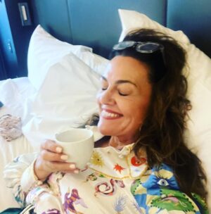 Chrissie Swan Instagram - Sydney pre-Logies dump.
1. I tracked down Deano’s lost suit at Melb airport. A total Logies Miracle! @deanonair 
2. I lay on the bed in a quiet, clean room and had a cup of tea. Bliss.
3. I caught up with my angel @brookecampbellbayes and life was immeasurably better for it (blurry selfie not withstanding!)
4. I finally got my laughing gear around that puffy bread at @tottis.merivale and it was everything I could’ve dreamed. 
Goodnight. See you all sparkly tomorrow for The Logies! ❤️ 
(Edit; dreamy shirt by @alemais.official )