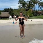 Chrissy Teigen Instagram – never had a waist, what a waste, right click SpongeBob, copy paste (drake caption)