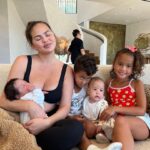 Chrissy Teigen Instagram - “one with all my babies” never works 😭