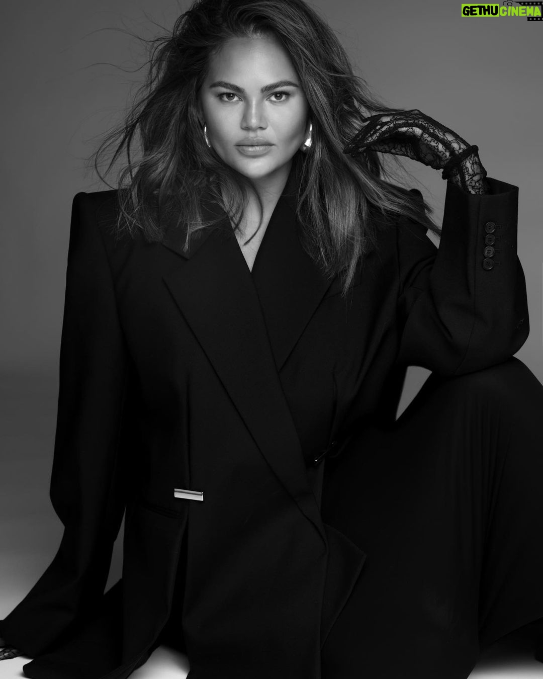 Chrissy Teigen Instagram - @tal_abudi was finally in town from Tel Aviv!! We love you, tal!! Hair: @rikkigash / Makeup: @krisstudden / Styling: @alanavanderaa 💗💗💗 if I really try, I still got it lol