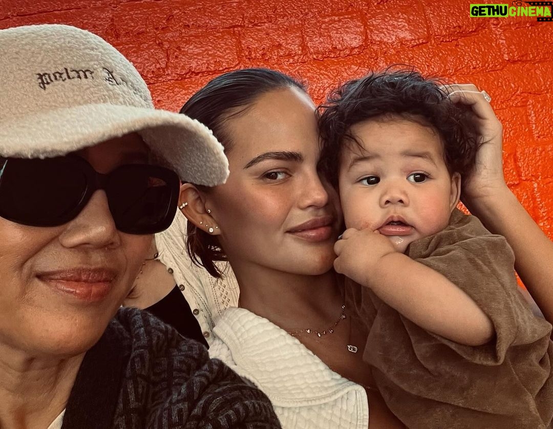 Chrissy Teigen Instagram - basketball season >>>>>>>>>>>>> !!! indoors, benches, nonstop action, and most importantly, indoors