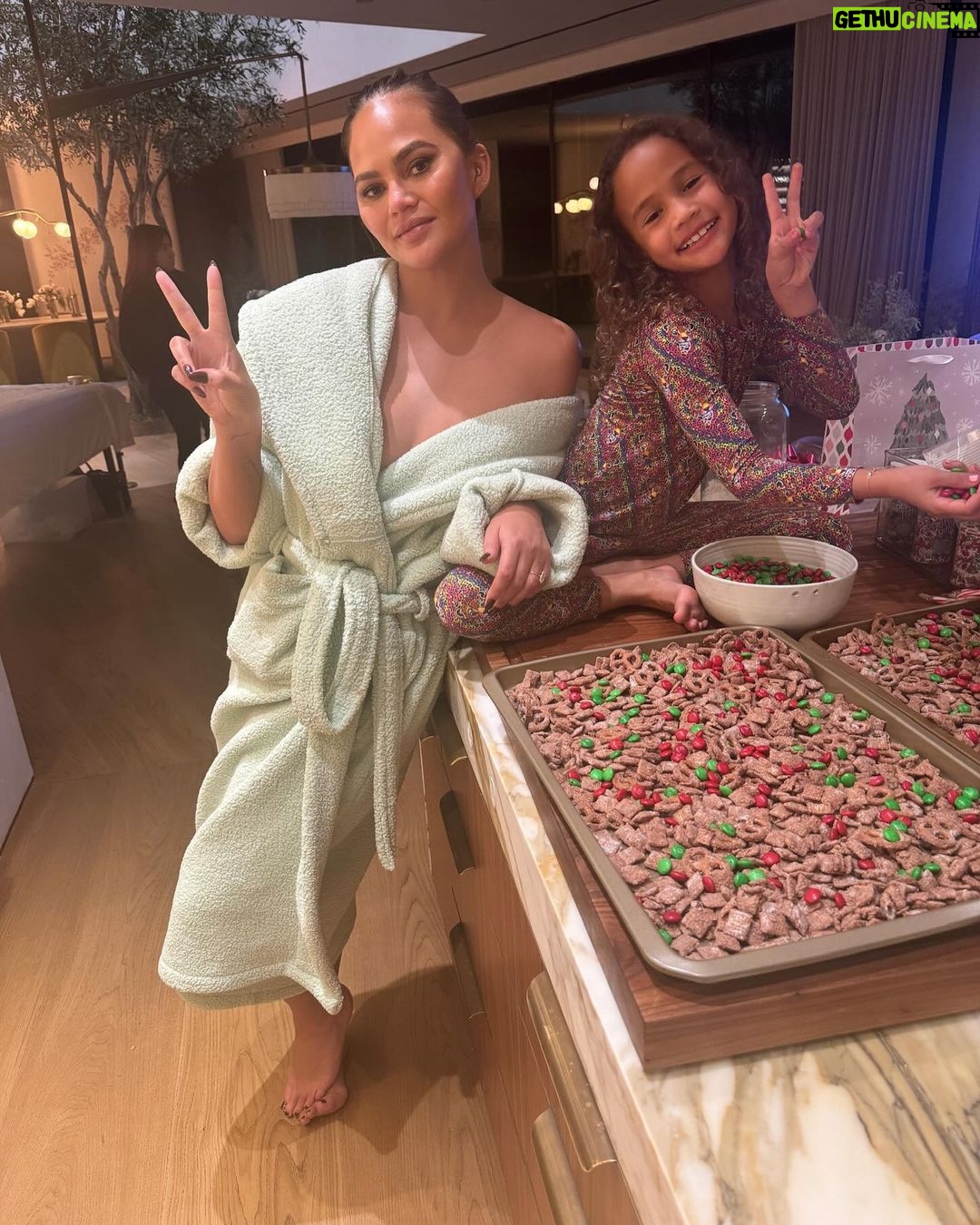 Chrissy Teigen Instagram - all the things!!