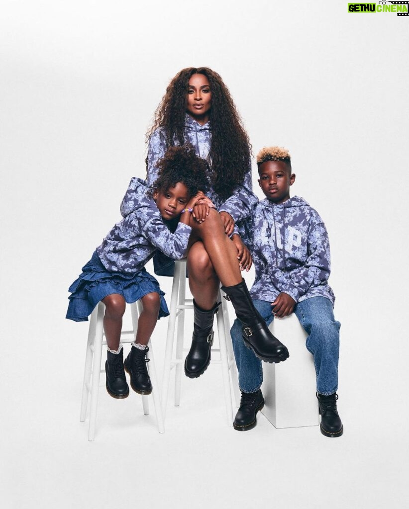 Ciara Instagram - 🎤 All my ladies to the...collection of the season! Featuring artist, entrepreneur, and philanthropist Ciara with her kids, Future & Sienna. Gap x LoveShackFancy drops 8/4.