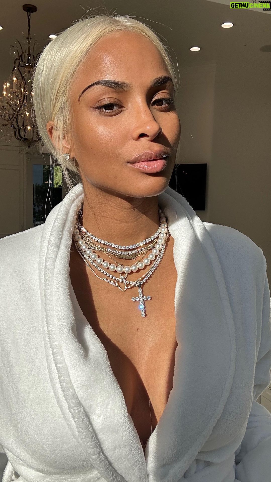 Ciara Instagram - Sold out! Yasss! Thank me later! 🫶🏽 @OamSkin