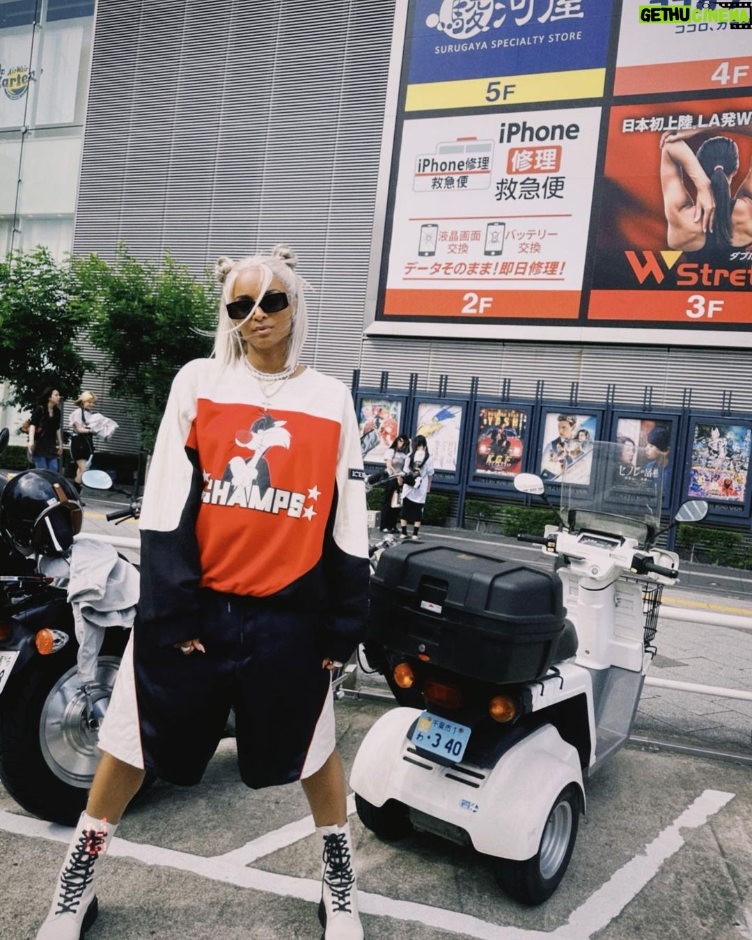 Ciara Instagram - CICI Went Patinum πΏπ―π΅