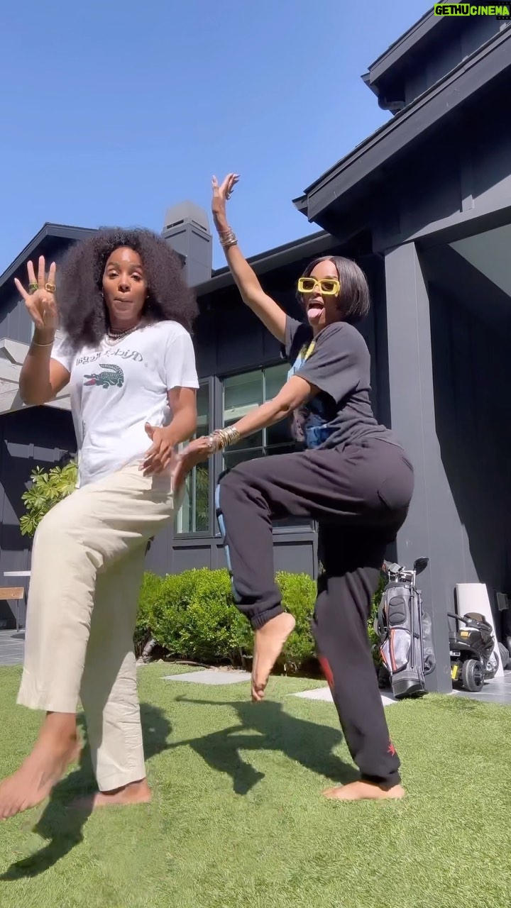 Ciara - 836.4K Likes - Kellz and CC make it bump Like This 🥰😎☀️🤟🏽