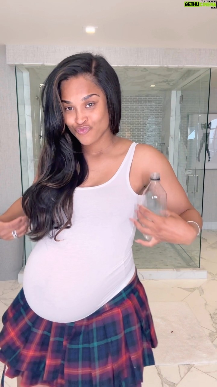 Ciara - 1 Million Likes - Up here tryin to move like Tyla with this bump… somebody come get my phone 🙈 😂😝😭