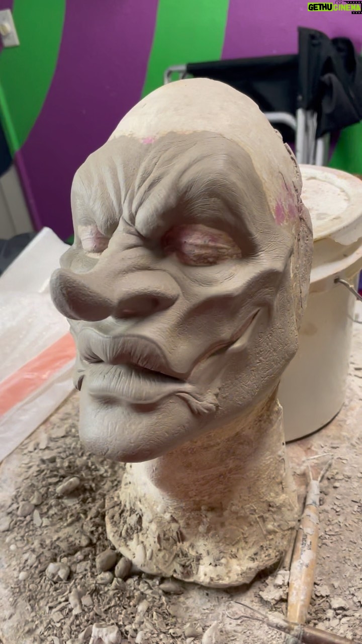 Cig Neutron - 569 Likes - Have you ever wanted to learn the art of prosthetic makeup application? Well now your pal Cig is teaching an online class that comes with a prosthetic made by me!! Space is super limited so sign up asap! Sign up before the end of the month for a discount!