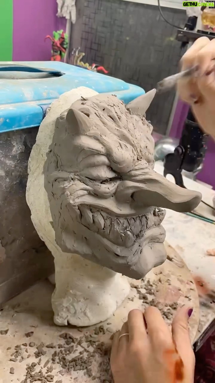 Cig Neutron Instagram - Early progress on my Daemon mask sculpt which is now available in blank resin casts that you can paint and customize yourself! Send me photos of what you create with it and I’m going to be featuring them! Get yours at the link in my bio #sculpt #sculpture #demon #daemon #art