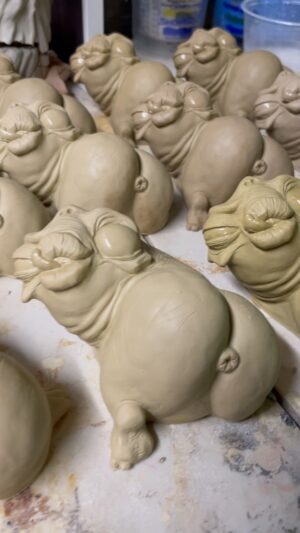 Cig Neutron Instagram - Casting up the Randy ratts! If you want your very own you have until the end of the weekend to order one along with any of the other ratts I’ve sculpted in the past. After that they go back on the shelf for who knows how long. So get yours now! Click on cigaratt sale through the link in my bio. #art #artist #sculpture #cigaratt #cigneutron #creature #funny #bootybuilding #bootygainz #bootyshort