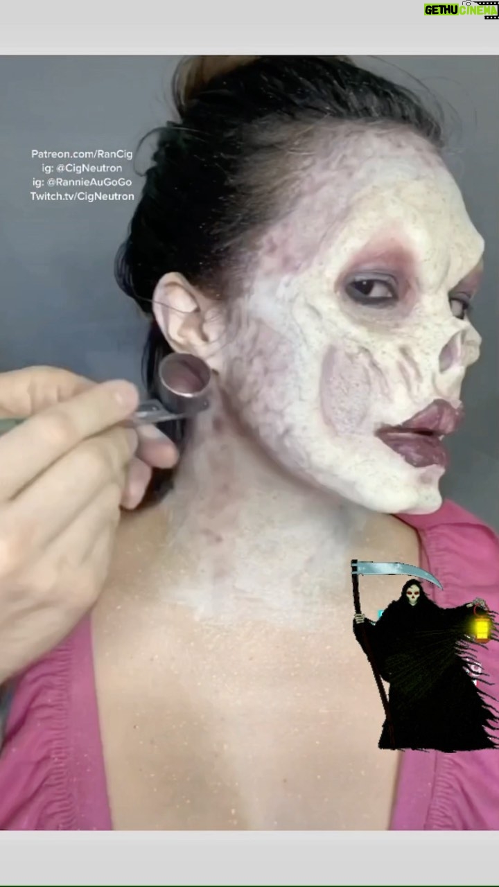 Cig Neutron - 710 Likes - Throwback #sfxmakeup I did on @rannieaugogo. #halloween #spookyseason