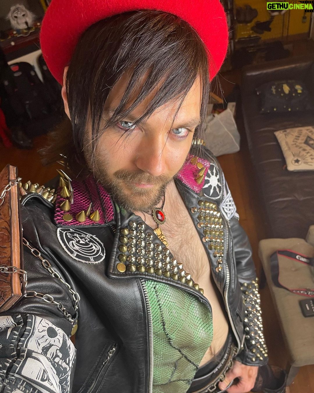 Cig Neutron - 1.6K Likes - My pal Auggy @rannieaugogo and I Had the honor of seeing the @bouletbrothers perform with the cast of @bouletbrothersdragula last night. It was such an incredible show. I finally got to rock my legendary magiqkal jacket I commissioned from @battle.jacket.bill seriously ya’ll check out Bill’s work, an absolute master artisan. This jacket has so much soul and magiqk put into it. And I highly recommend getting one from Bill.
#dragula #bouletbrothers #battlejacket #battlejackets #occult #chaos #order #esoteric