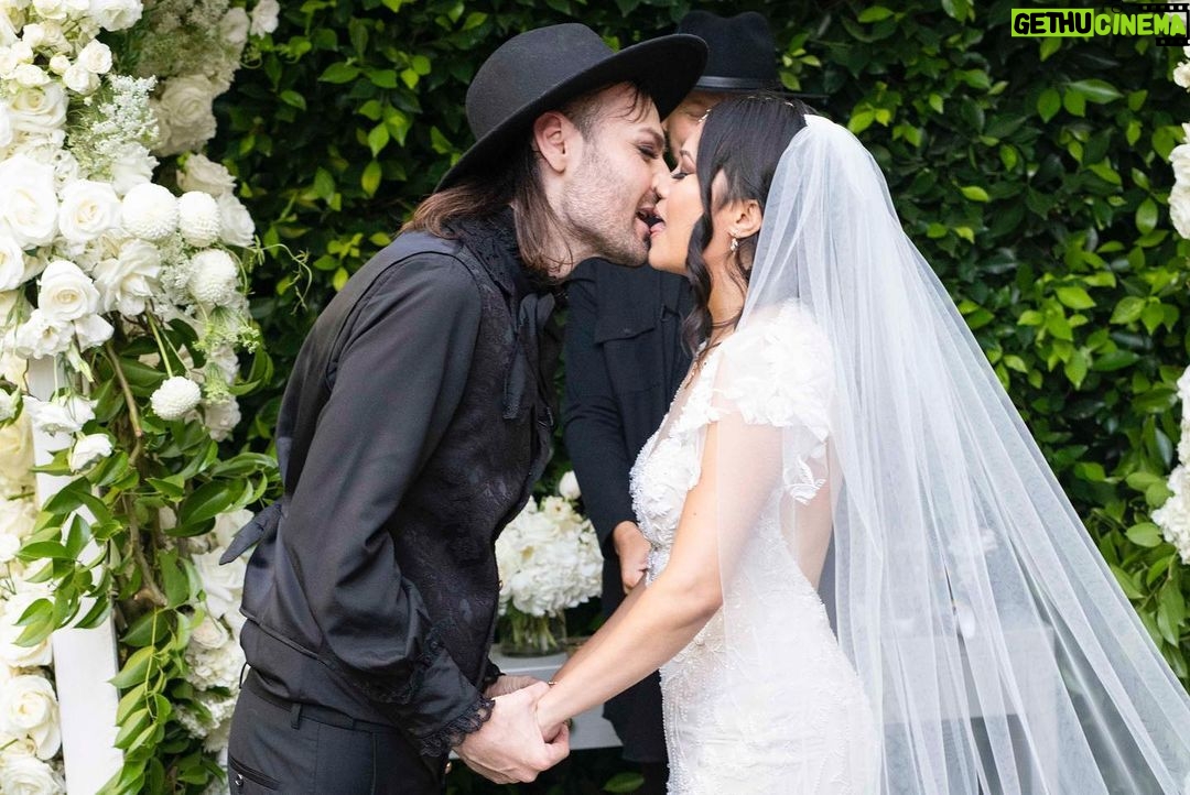 Cig Neutron - 6K Likes - We did it! @rannieaugogo and I got married!! I couldn’t ask for a better partner. I am constantly in awe of you in every way. We’ve shared so much over the last 12 years and I’m so excited to see where our journey takes us from here. There’s no one else I could even imagine spending my life with and my heart is overflowing with gratitude for you and for our life together. I can’t thank Boogie @thesouthparkers enough for everything you’ve done for us, you seriously brought together the most perfect dream wedding I could have even imagined in a mind bogglingly short amount of time. I’m so grateful I got to share this moment with my family and it’s all thanks to you. So grateful for @zachariahthewitch for being the perfect officiate and @loveandleafboutique for the incredible bouquet. I’m so happy that my best friend since middle school @nate.diabetus.lees.drummer got to come out and be my best man and walk @tupacshacorgi down the aisle. Words can’t even describe how perfect everything was and how steeped I am in gratitude for all of it. #wedding #marriage #weddingdress
