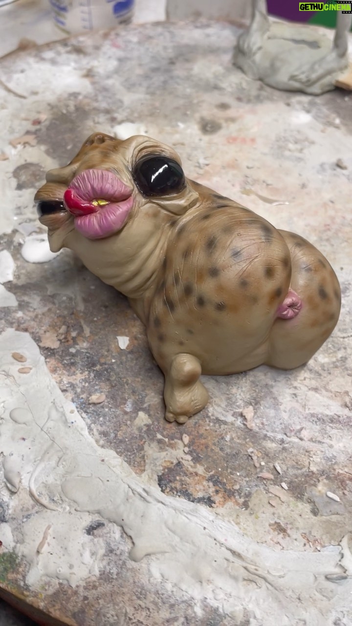 Cig Neutron - 1.7K Likes - Do you have your very own cigaratt? They make great gifts and #valentinesday is right around the corner! All Ratts are hand painted by me so Order now to get it in time!Just follow the link in my bio to snag yours! #valentinesdaygift #gift #giftideas #art #sculpture #resin #resincast #cigaratt