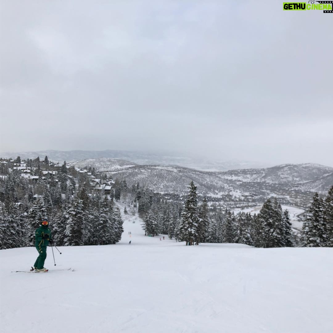 Claire Danes - 6.1K Likes - AND - I actually SKIED for the first time in a healthy decade. What a bizarre and wildly pleasurable thing we humans occasionally do! ⛷❤️#sundance #deervalley #holymolyearthisbeautiful