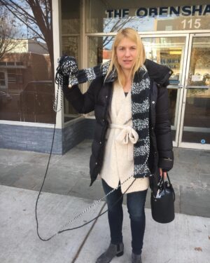 Claire Danes Instagram - I have not posted for a while. This is why. #mynameisclairedanesandiamaknitoholic