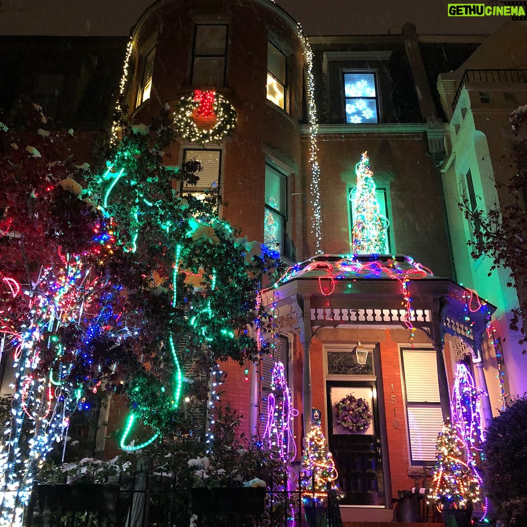 Claire Danes - 5.5K Likes - Xmas to the Max! #tackylightstour #rva #merrymerry