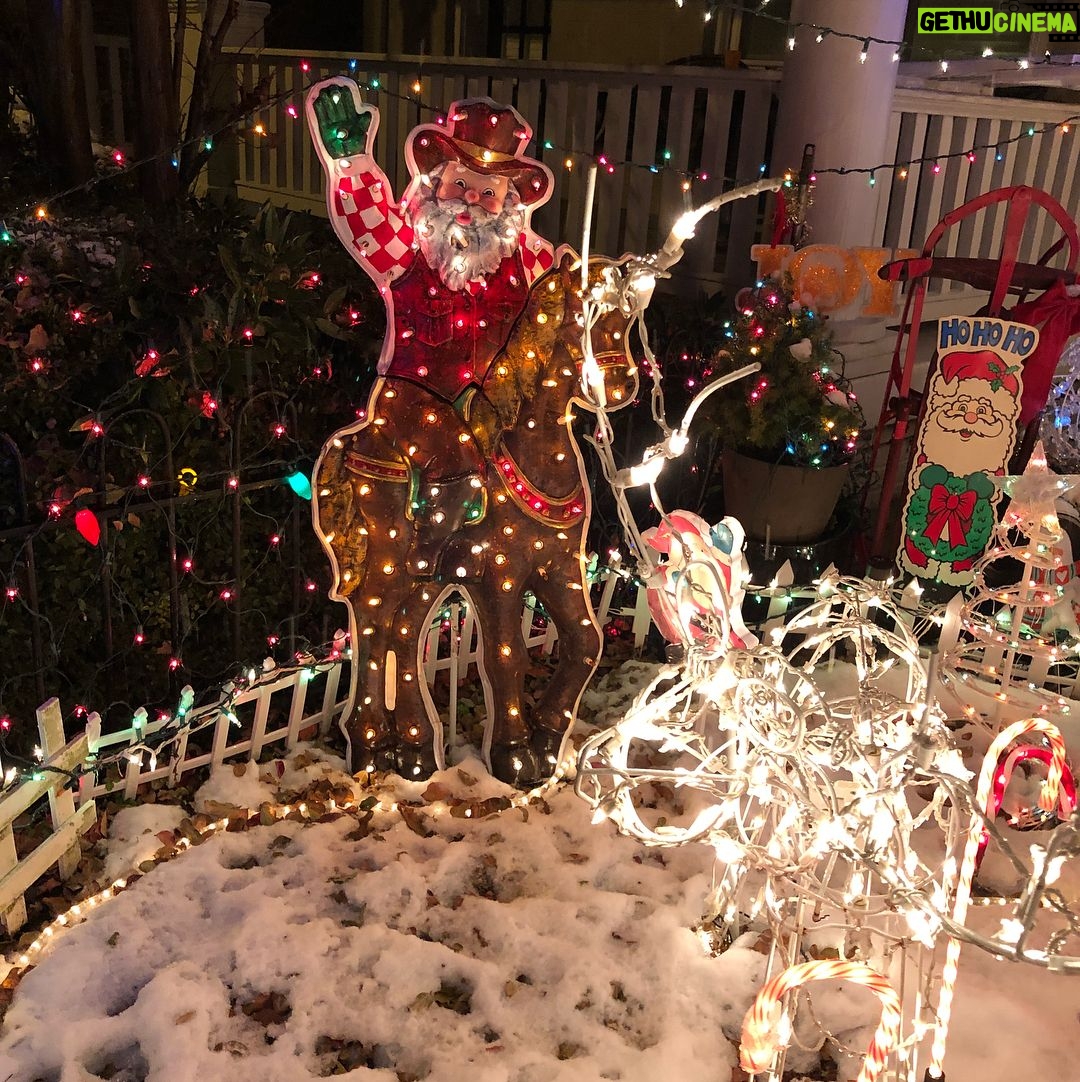 Claire Danes - 5.5K Likes - Xmas to the Max! #tackylightstour #rva #merrymerry