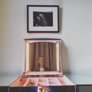Claire Danes Instagram - Hubby caught me taking a totally casual selfie by my vanity. #puttingthevaininvanity #puttingthepinkieinpink #redtoes #weegee