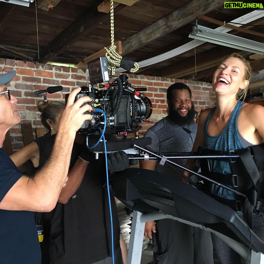 Claire Danes - 5.8K Likes - Another day at the office. #treadlightly #homeland #physicalfitness