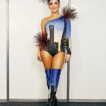 Claudia Leitte Instagram - Ah, que coisa linda! Tive a honra de fazer o Réveillon na Paulista! Meu coração explodindo feito os fogos, uma multidão sem fim e um espetáculo de público! Obrigada, Sampa, pela magia de cantar no coração da cidade, num momento tão especial! … eu me vesti com an Aurora do céu paulistano! 😊 Feliz Ano Novo, Brasil!! 🇧🇷 Que nossos sonhos, pensamentos e planos estejam alinhados com os de Deus! Amo vocês! 2024, aperte os cintos porque a gente chegou com tudo! Te amo, #Sampa! @prefsp @smculturasp @alinetorressp @prefeitoricardonunes parabéns pelo evento lindo e, mais uma vez, Valeu!!! 🙏🏻