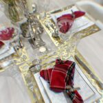 Claudia Leitte Instagram - Por aqui rolou Aniversário de Jesus com direito à ceia perfeita, família espetacular, vinho novo para odres novas, amigo secreto engraçadíssimo, saúde, paz e o maior amor!!! Viva Jesus!!!! Tudo isso porque Ele nasceu! Quem dividiu a história da humanidade, entre antes da sua vinda e depois dela, sem internet, sem microfone, com um plano perfeito, 12 caras imperfeitos e AMOR INCONDICIONAL?! O Rei da Glória! “Todo joelho se dobrará!” Jesus vive! FELIZ ANIVERSÁRIO DO NOSSO SALVADOR PARA TODOS!