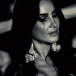 Claudia Leitte Instagram - Dividindo com vocês o que rolou na sessão de fotos de #Liquitiqui. Mergulhei de cabeça nesse novo projeto, tem tanta coisa linda acontecendo e por aqui eu só tenho a agradecer por vocês estarem comigo🧡🤗✨!