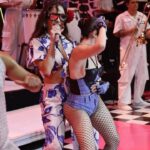 Claudia Leitte Instagram - Ontem @gessicakayane comeu com farinha e eu posso provar! Parabéns, rainha dessa internet de meu Deus!! No #Realverso vc também domina a parada! Olhem meus stories antes que sumam. Ps. A corda do caranguejo com @leandrinhadu no centro foi surreal! Ps2. #Liquitiqui comandado por @cristianbellk foi mais que perfeito! PS3. @hiago_arraes você é minha estranha! PS4. Hoje tem The Voice Brasil, pessoal! Minha despedida! 🥹🥹🥹🥹