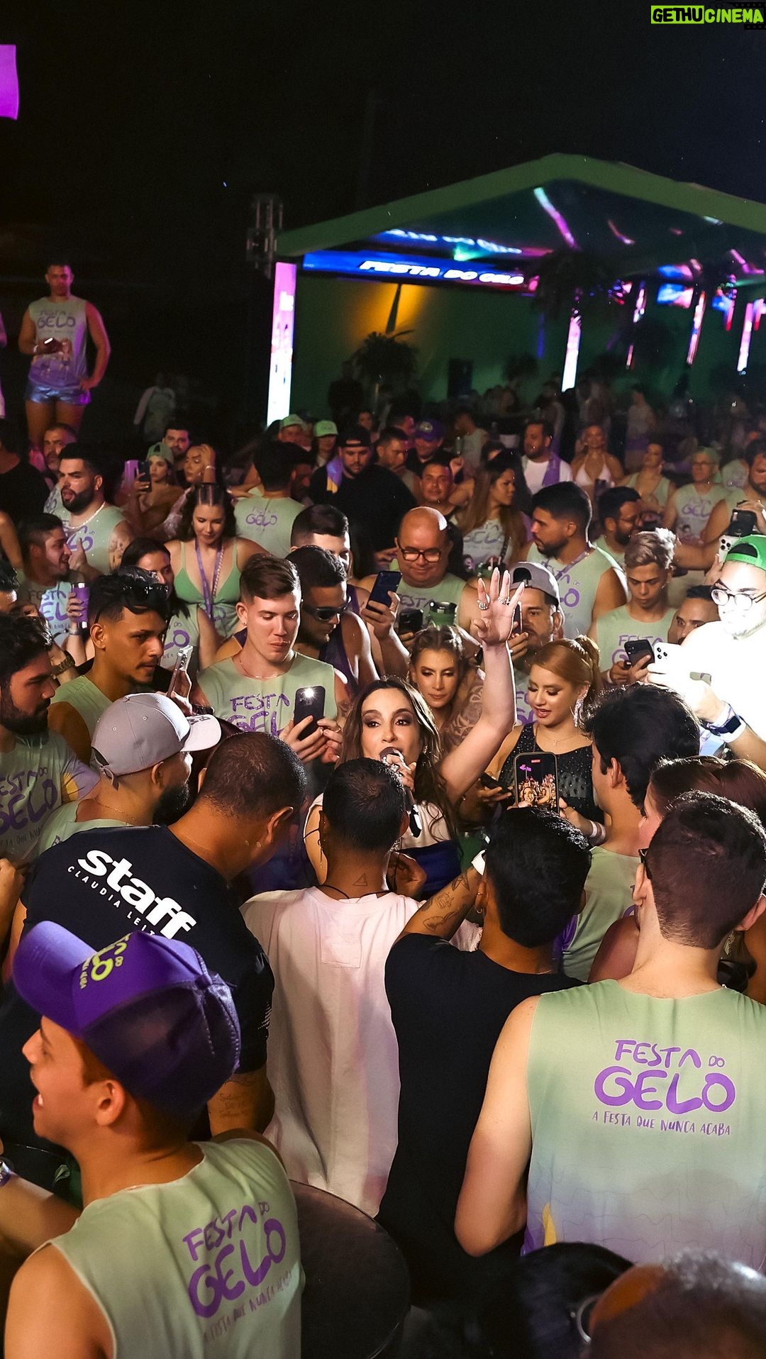 Claudia Leitte Instagram - Ontem eu tive mais uma daquelas experiências maravilhosas, que só poderiam ser proporcionadas por gente da melhor categoria! Valeu, @mirelajanis e @yugnir, vocês arregaçam! Um viva à @festadogelo! Eu: 🫠🤭🤣