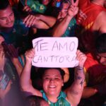 Claudia Leitte Instagram - O primeiro trio com #Liquitiqui foi em Recife, terra que eu amo, e que energia surreal. Foi massa demais, @micarerecife ❤️ 📸: @nara