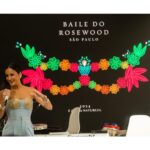 Claudia Leitte Instagram - #OCarnavalDaMinhaVida começa na madrugada de hoje com #Liquitiqui, embala o #VeraoDosMeusSonhos, aterrisa no #BaileDoRosewood, invade o circuito Barra-Ondina e desembarca na @vibrasaopaulo, dias 08 e 09 de abril. Mas, a gente tá só começando, né, @opusentretenimento ?!
