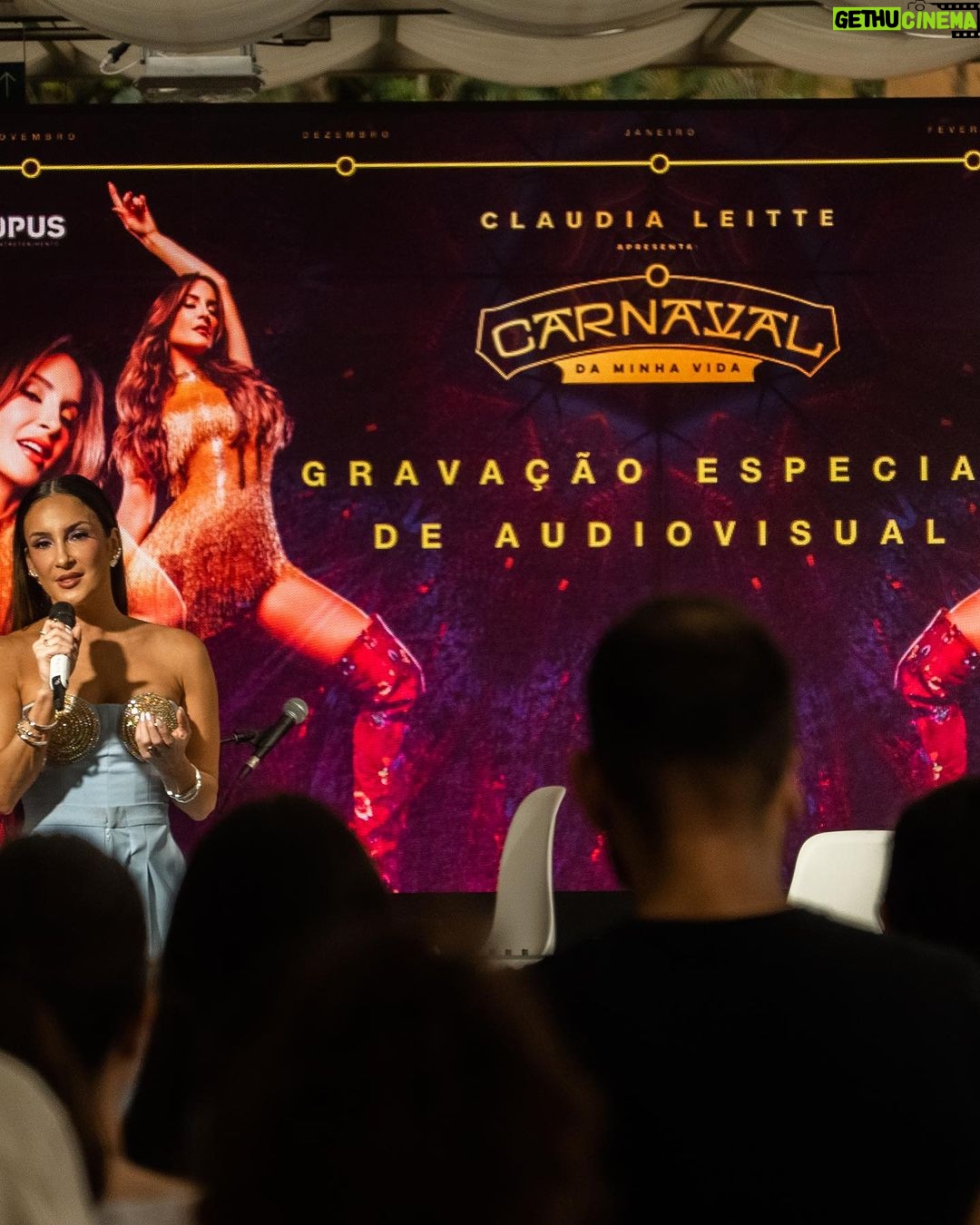 Claudia Leitte Instagram - #OCarnavalDaMinhaVida começa na madrugada de hoje com #Liquitiqui, embala o #VeraoDosMeusSonhos, aterrisa no #BaileDoRosewood, invade o circuito Barra-Ondina e desembarca na @vibrasaopaulo, dias 08 e 09 de abril. Mas, a gente tá só começando, né, @opusentretenimento ?!