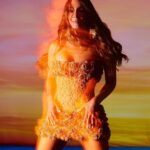 Claudia Leitte Instagram - Sexta-feira, 10/11. Esfrie a cabeça Se jogue nessa vibe…