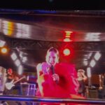 Claudia Leitte Instagram - Postando vídeo de ontem em Santa Catarina, mas, já já tem o de Goiás! Direto do #Folianópolis para o #CaldasCountry! ;)