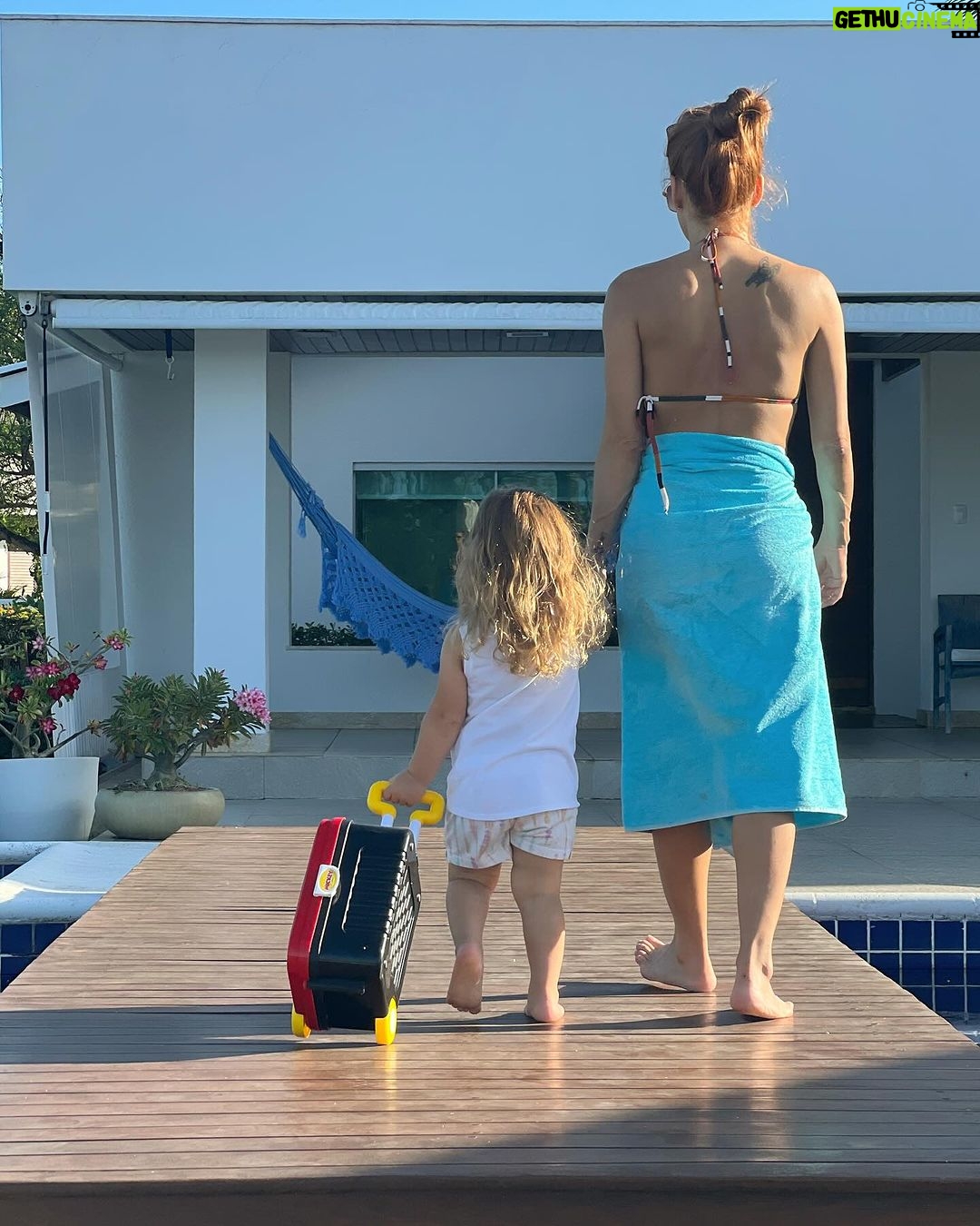 Claudia Leitte Instagram - Um trecho de música minha que signifique algo pra você… escreva aí, por favor!