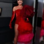 Claudia Leitte Instagram - Apaixonada por esse look! Afinal, um evento incrível pede uma produção mais que especial... 🤩 Foi massa, Folianópolis!