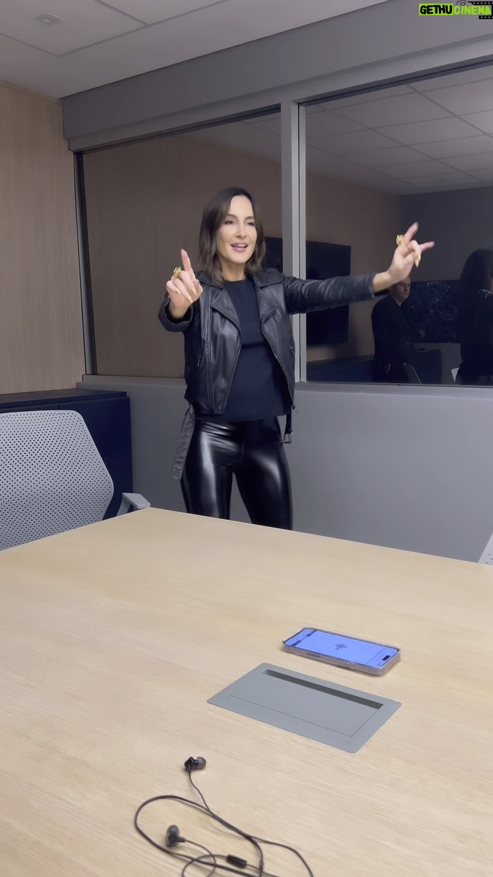 Claudia Leitte Instagram - …😂 Claudinha Bagunceira mode on. Ps. Amanhã tem Show em Sampa, no Auditório Ibirapuera, flui São Paulo vai ser massa!