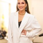 Claudia Leitte Instagram - segura aê que já já eu volto com mais fotos de ontem, na Micareta Rio… foi massa demais! 🤩🫶🏽 📸: @nara
